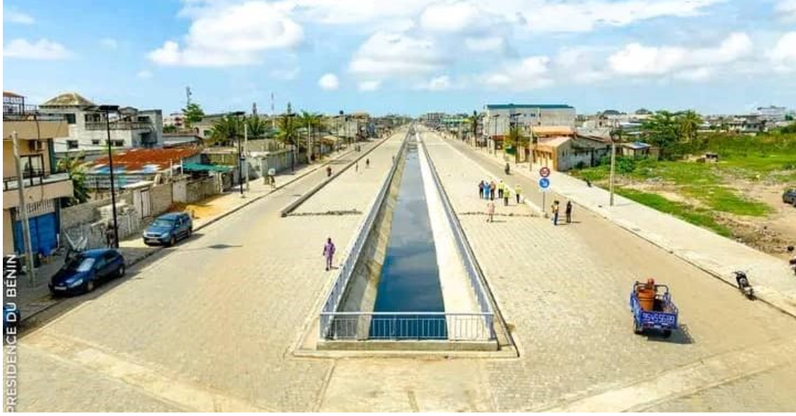 Travaux d'asphaltage en cours au Bénin