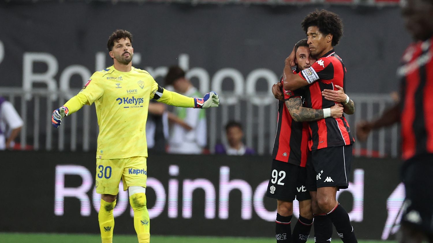 Nice assure sa survie en Ligue 1 après sa victoire contre Saint-Etienne