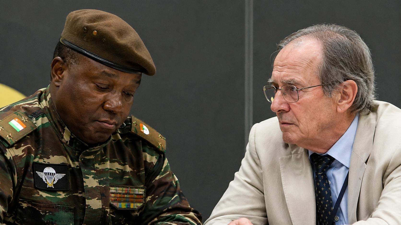 Affaire Pascal Tigri : les preuves d&rsquo;une cavale organisée à travers le Niger