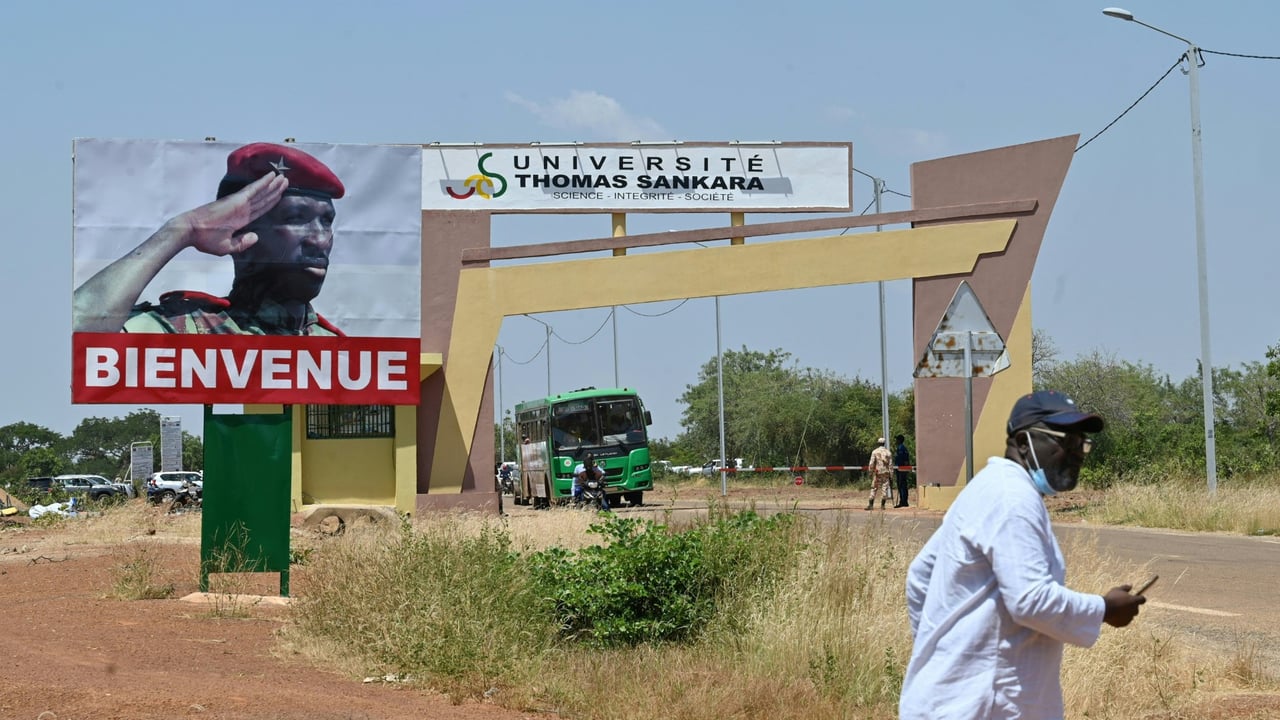La junte du Burkina Faso suspend une organisation estudiantine et interpelle son dirigeant