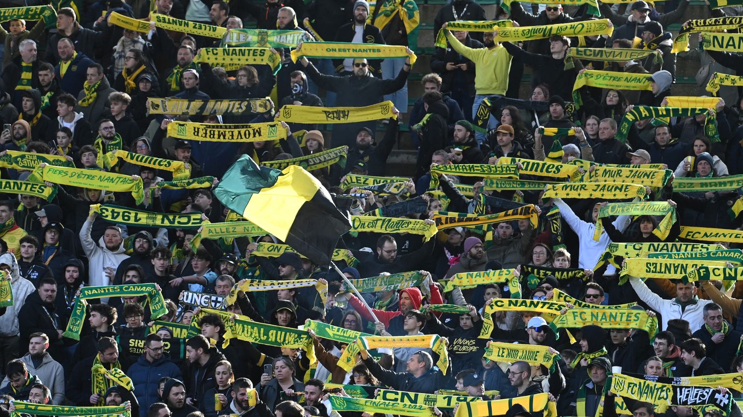Envahissement de terrain à la Beaujoire : la rencontre Nantes-Toulouse suspendue en plein match