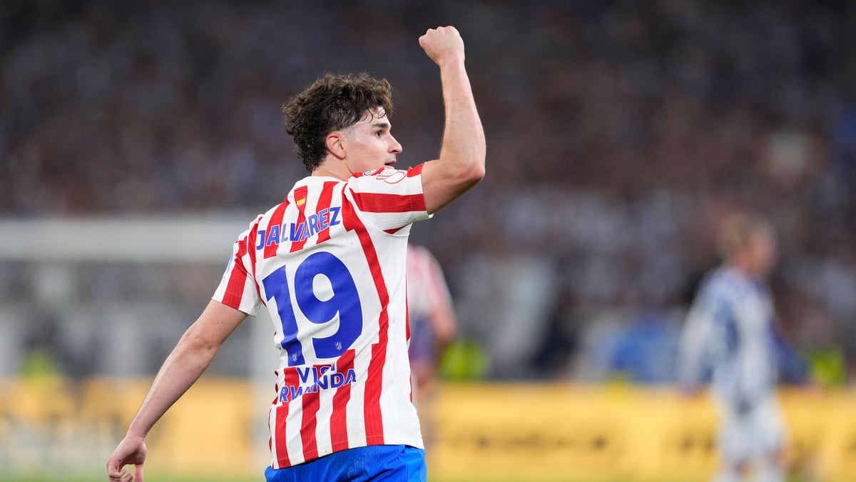 Julian Alvarez au cœur d&rsquo;un duel intense entre le Paris Saint-Germain et le FC Barcelone