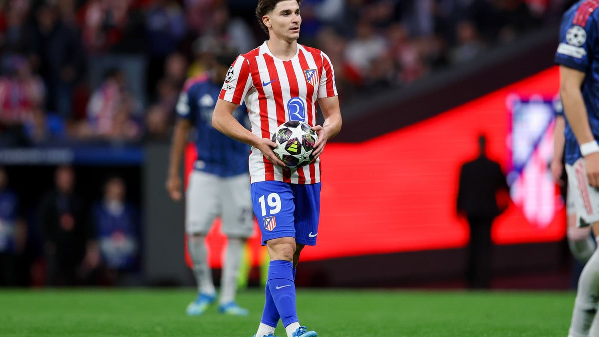 Transfert julian alvarez : pourquoi le psg pourrait le recruter cet été