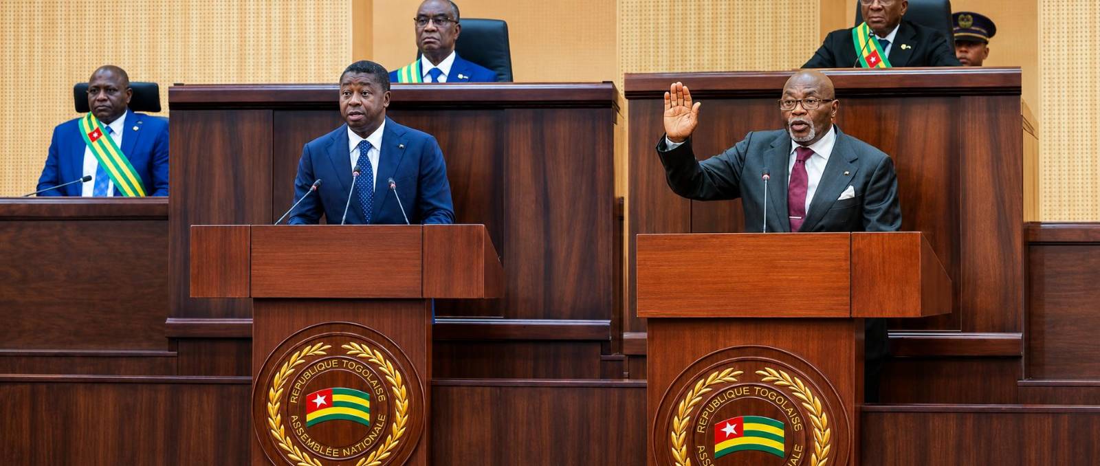 Le Togo bascule dans un régime parlementaire pour maintenir Faure Gnassingbé