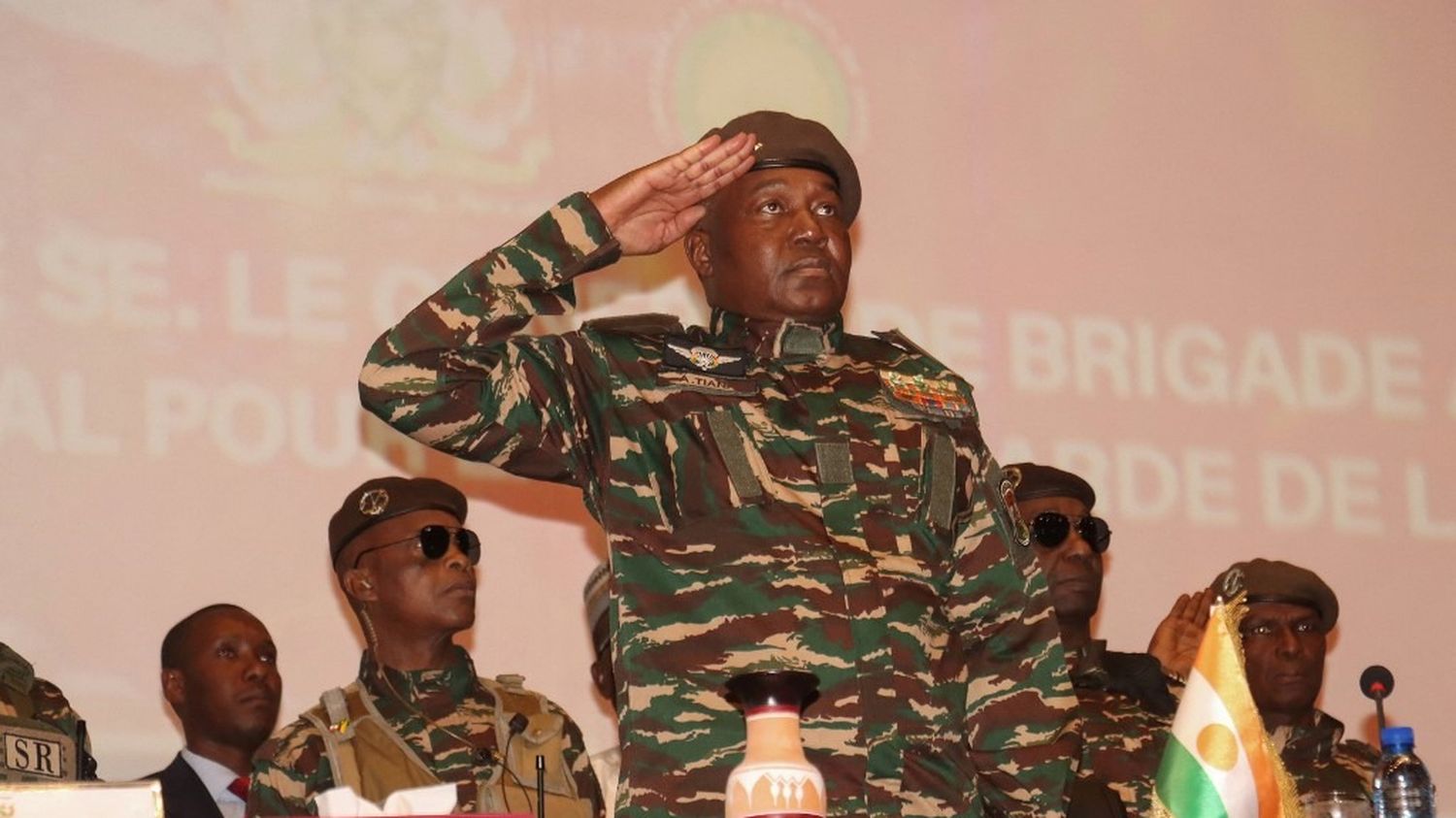 Niger : la junte militaire suspend dix médias français pour atteinte à l&rsquo;ordre public