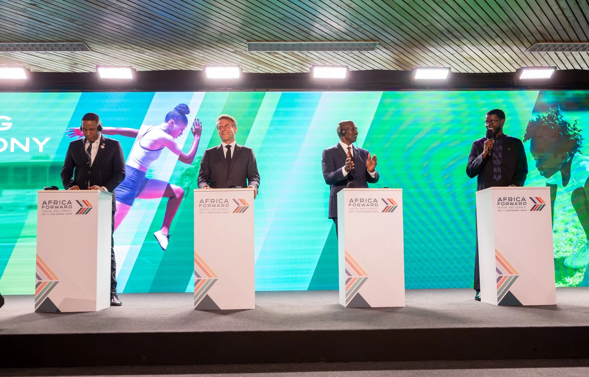 Diomaye Faye, président du Sénégal, lors d'un discours marquant au Sommet Africa Forward