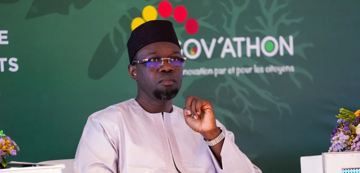 Ousmane Sonko, figure politique sénégalaise, au cœur d'un débat sur son éligibilité pour 2029