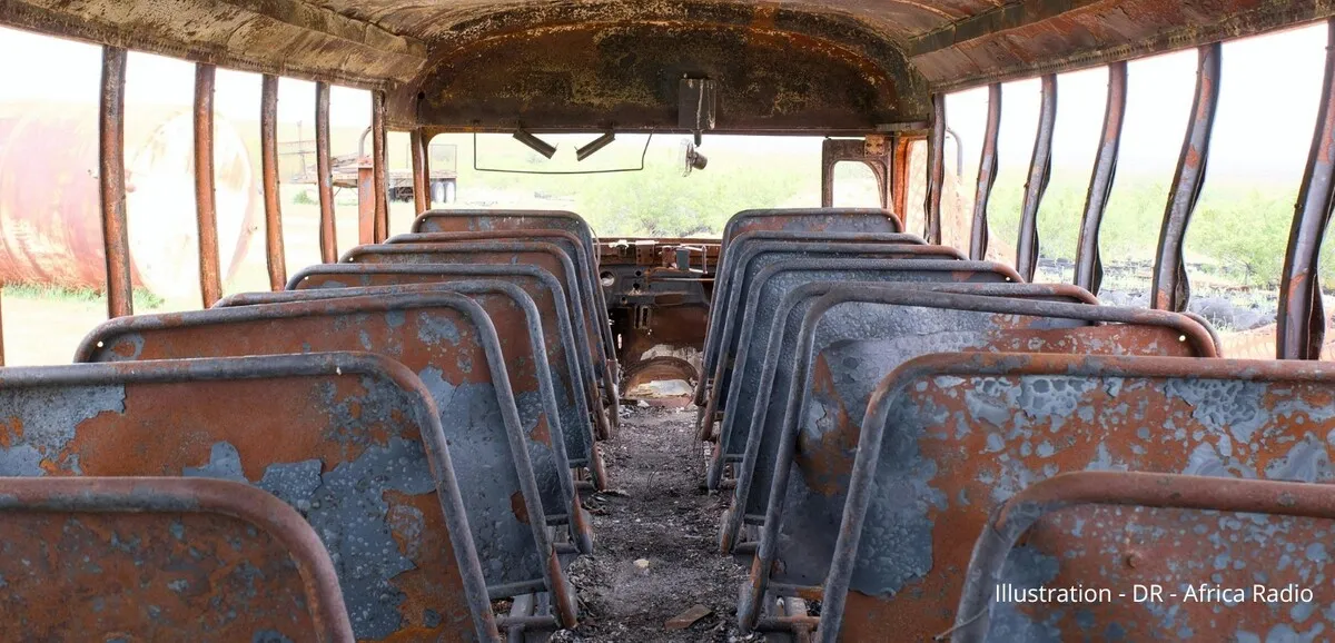 Mali : des bus incendiés près de Bamako, le blocus jihadiste se durcit