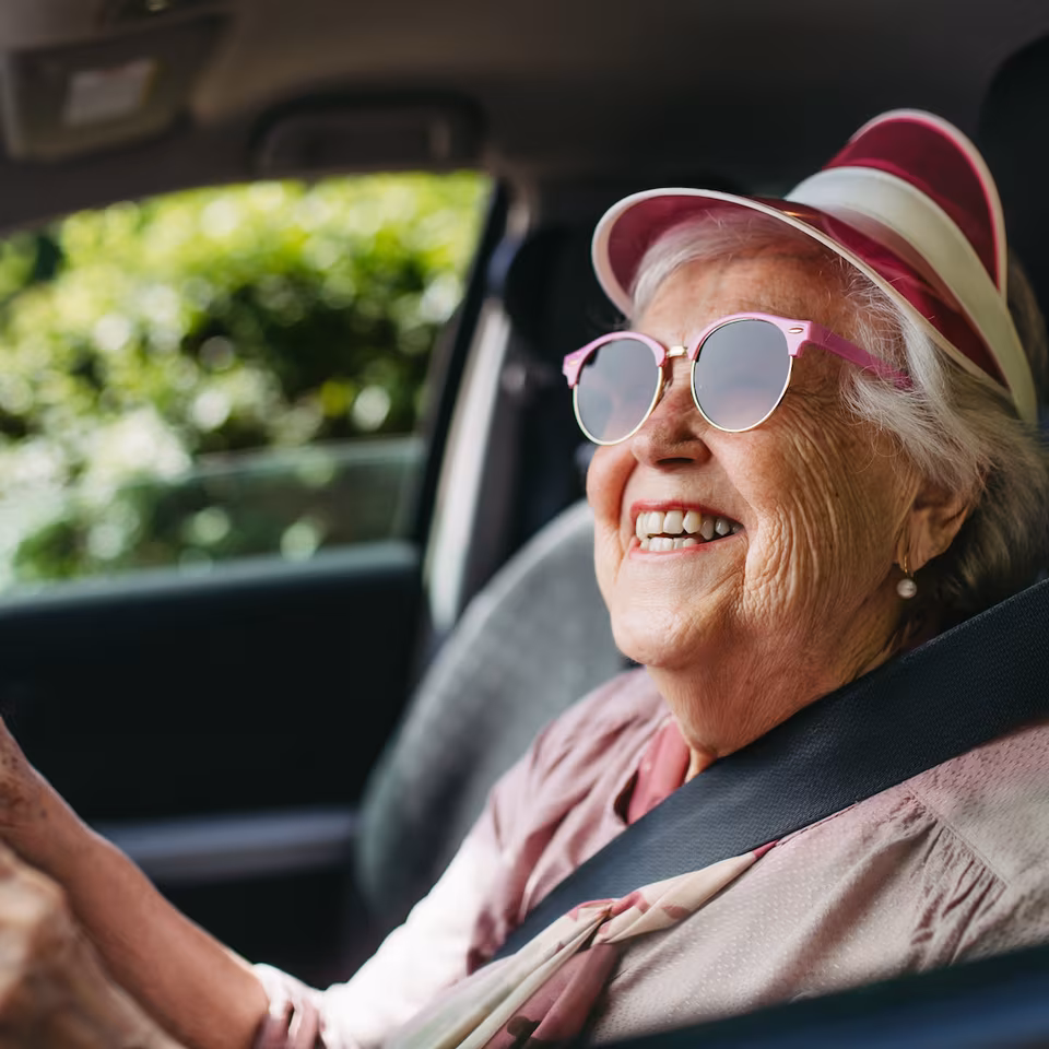 Elles ont 80 ans et toute leur tête&nbsp;: comment résistent-elles à la neurodégénérescence&nbsp;? Des chercheurs ont creusé la question. © Halfpoint, Adobe Stock&nbsp;