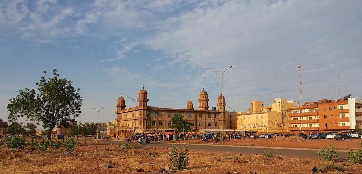 Burkina Faso : le régime militaire ferme une grande mosquée de Ouagadougou après des manifestations 