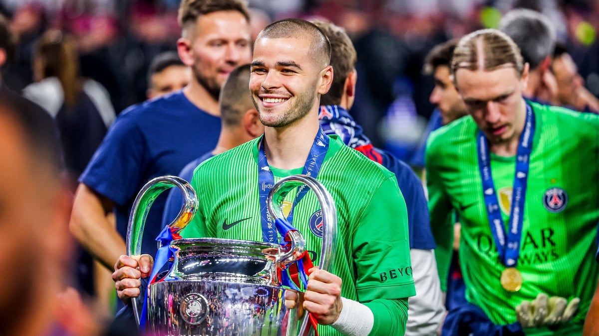 PSG : Lucas Chevalier reste finalement, un jeune italien arrive