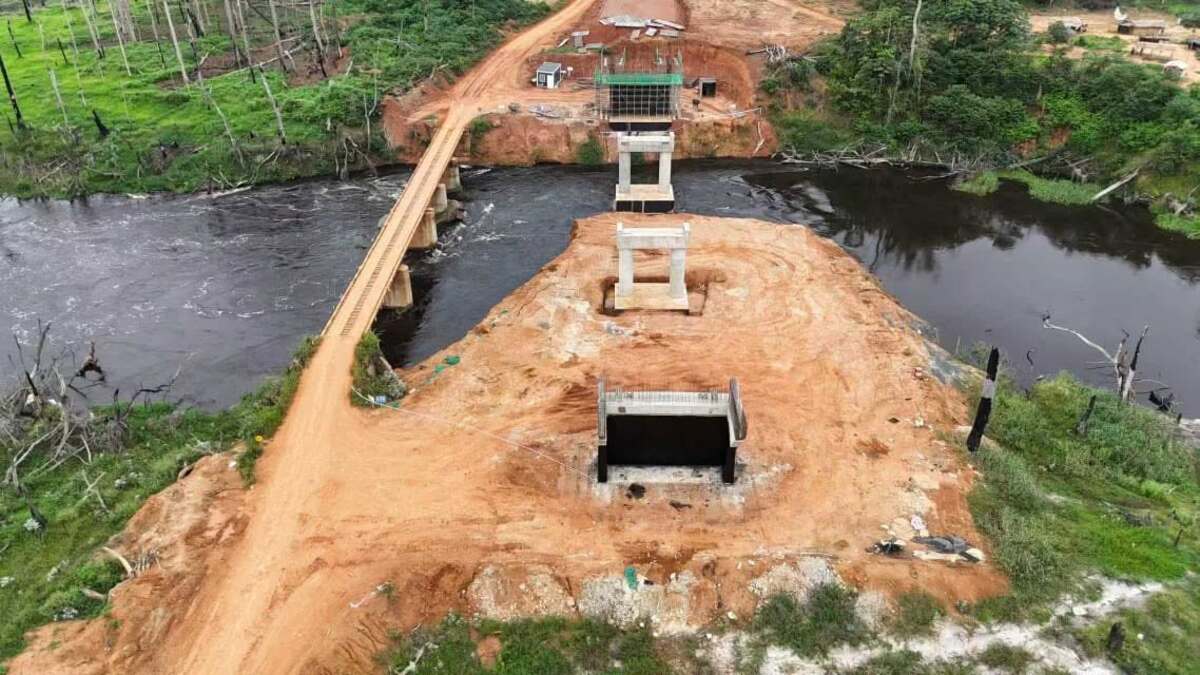 Pont sur le Dja : le chantier avance à grande vitesse dans le Sud Cameroun