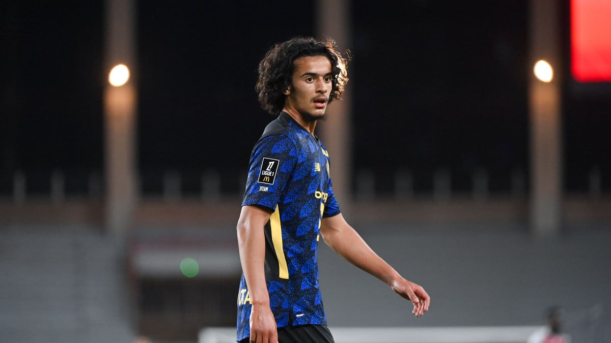 Ayyoub bouaddi aurait une préférence pour le psg face à arsenal