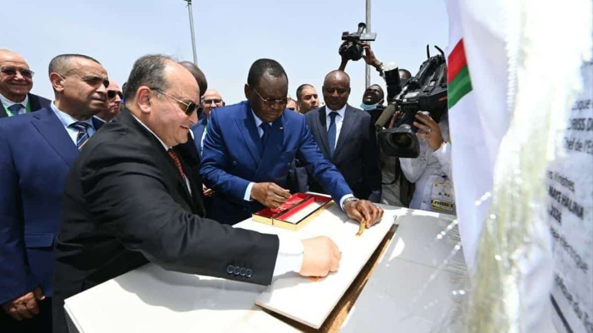 Sifi ghrieb pose la première pierre d’une centrale algérienne au Tchad