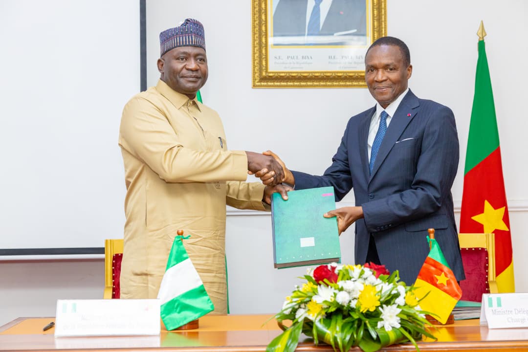 Nigeria et Cameroun renforcent leur coopération militaire avec un accord à Yaoundé