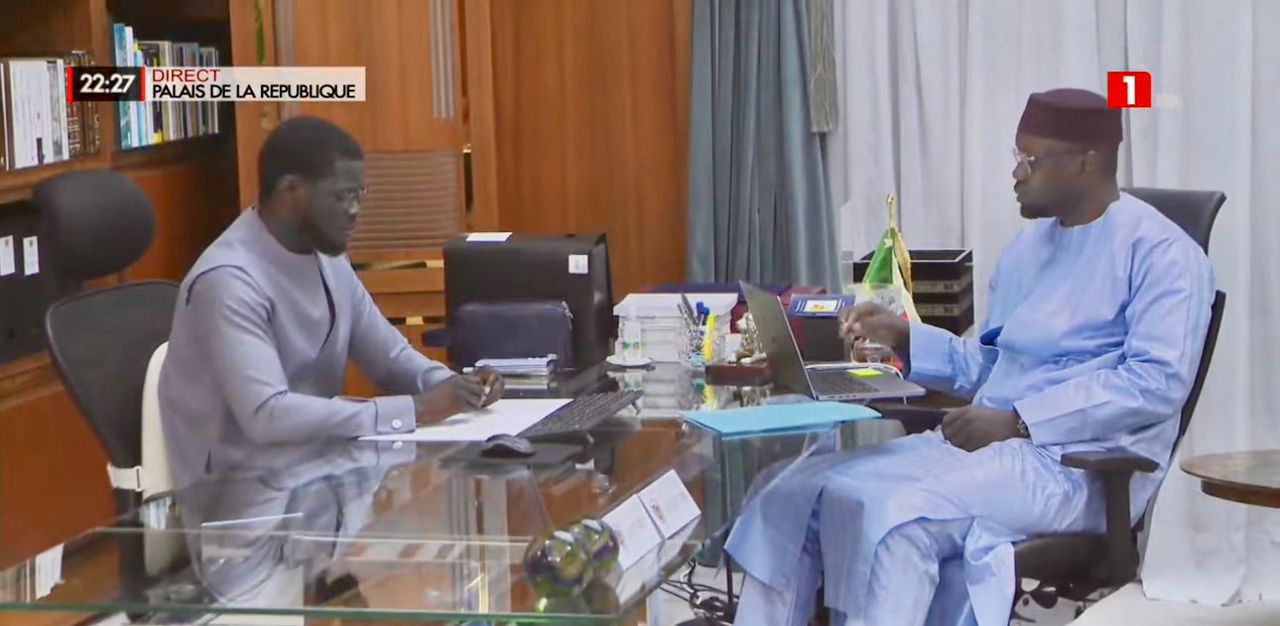 La demande surprenante du président Bassirou Diomaye Faye à Ousmane Sonko 1 « Ils allaient être virés » : Ces deux ministres qui l’ont échappé belle lors du remaniement