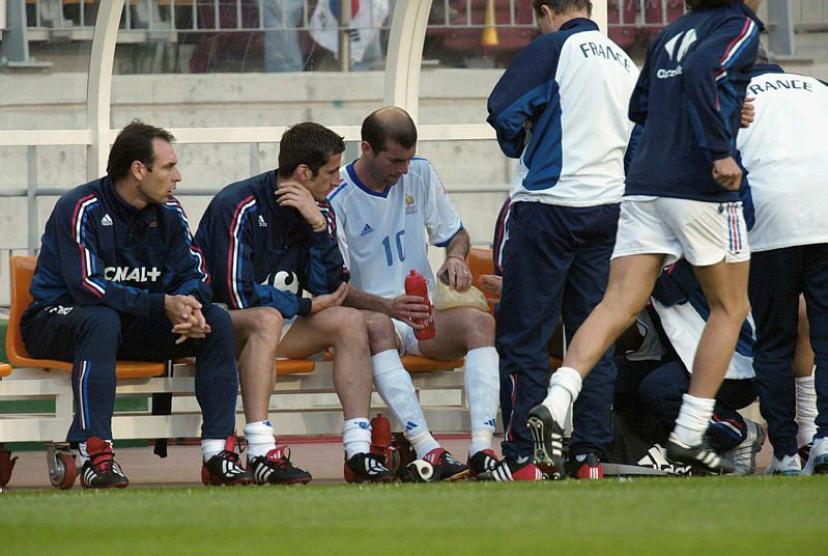 Zidane, blessé à la cuisse contre la Corée du Sud en 2002.