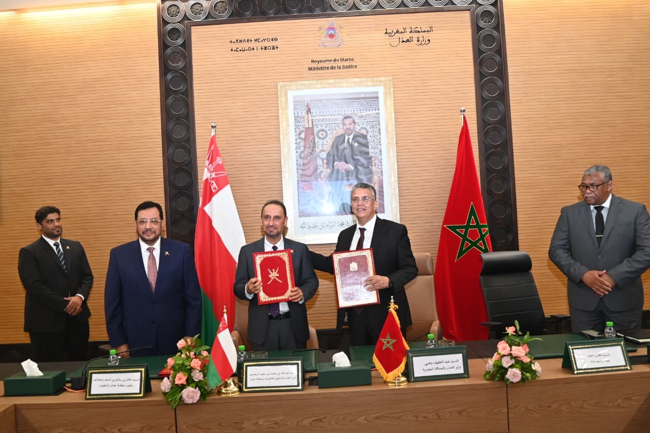 Signature d’un mémorandum entre le Maroc et Oman sur la formation juridique