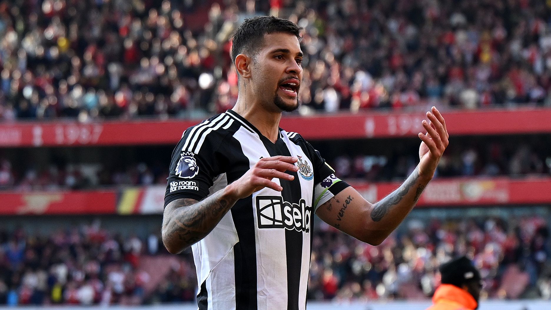 Bruno guimaraes vers arsenal : le milieu brésilien veut quitter newcastle