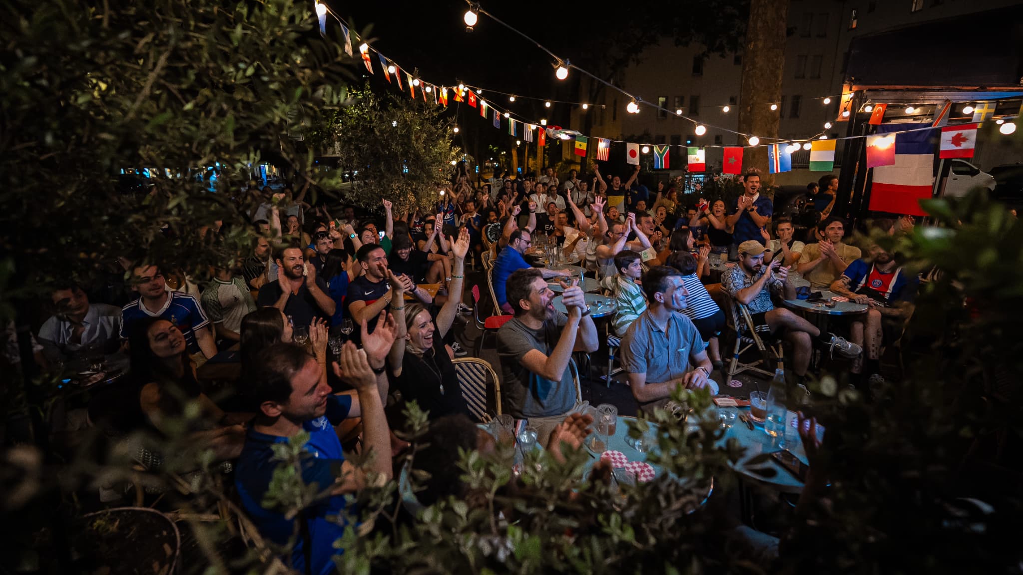 Bilan des célébrations à Paris après la victoire de la France contre le Maroc