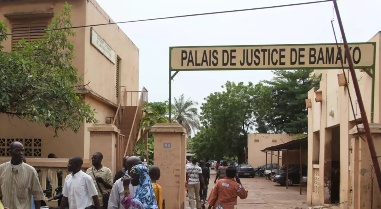 Procès du coup d&rsquo;État à Bamako : un féticheur bouleverse l&rsquo;audience