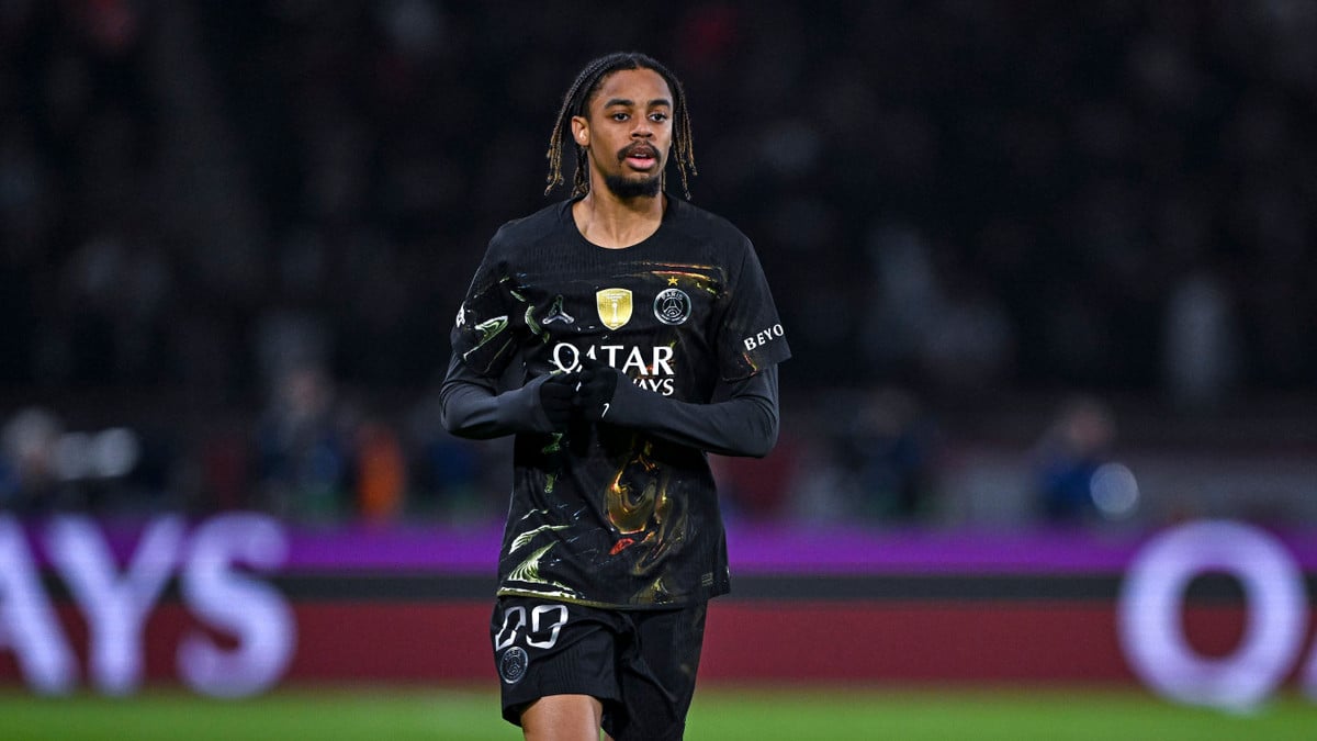 Mercato PSG : l&rsquo;avenir de Barcola incertain, un jeune talent ciblé pour le remplacer