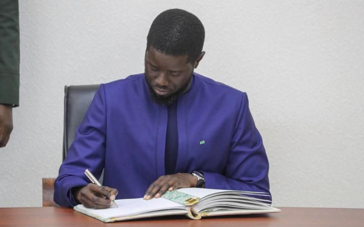 Diomaye faye limoge des responsables liés à sonko : une nouvelle vague de changements à Dakar