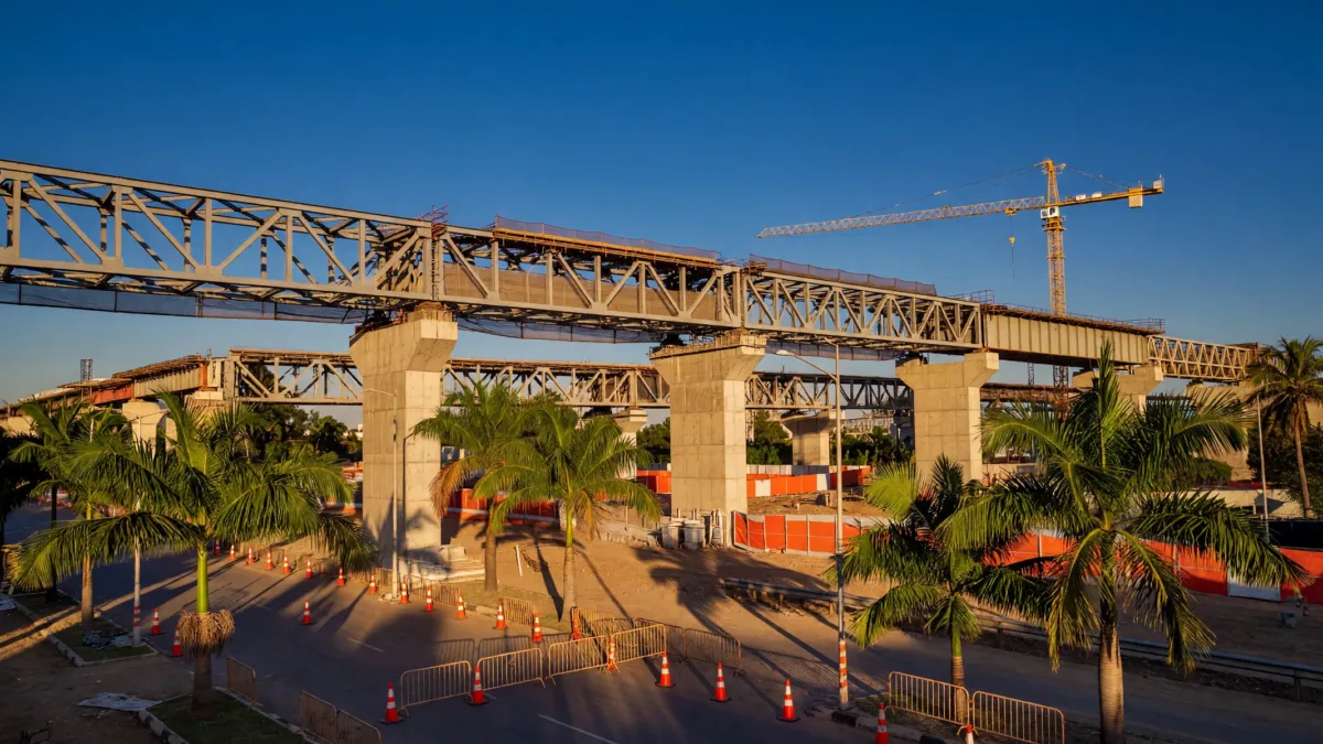 Abidjan : fermeture de la rue des Caraïbes pour le chantier du métro aérien