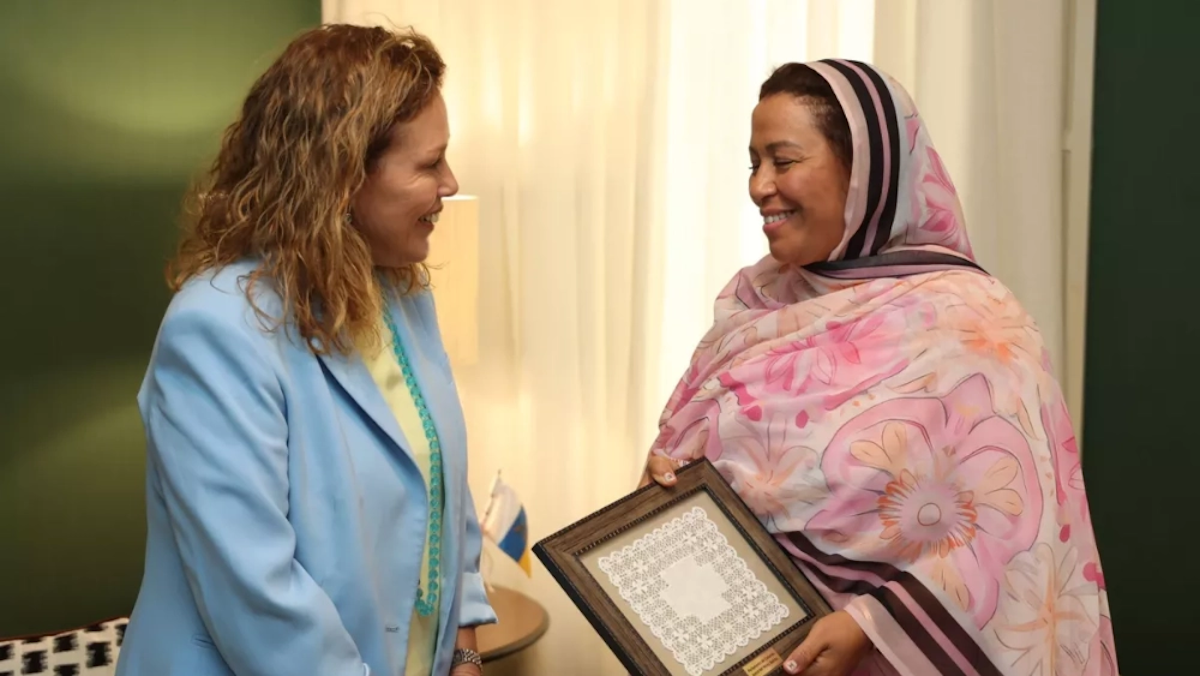 Le parlement des Canaries honore la consule marocaine pour son engagement