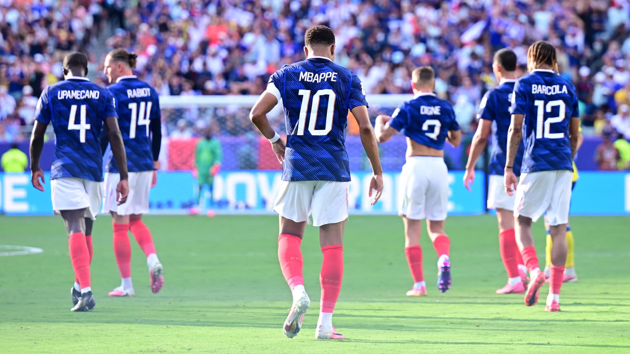 Coupe du monde 2026 : l&rsquo;équipe de France impressionne et terrifie la presse internationale après sa victoire contre la Suède