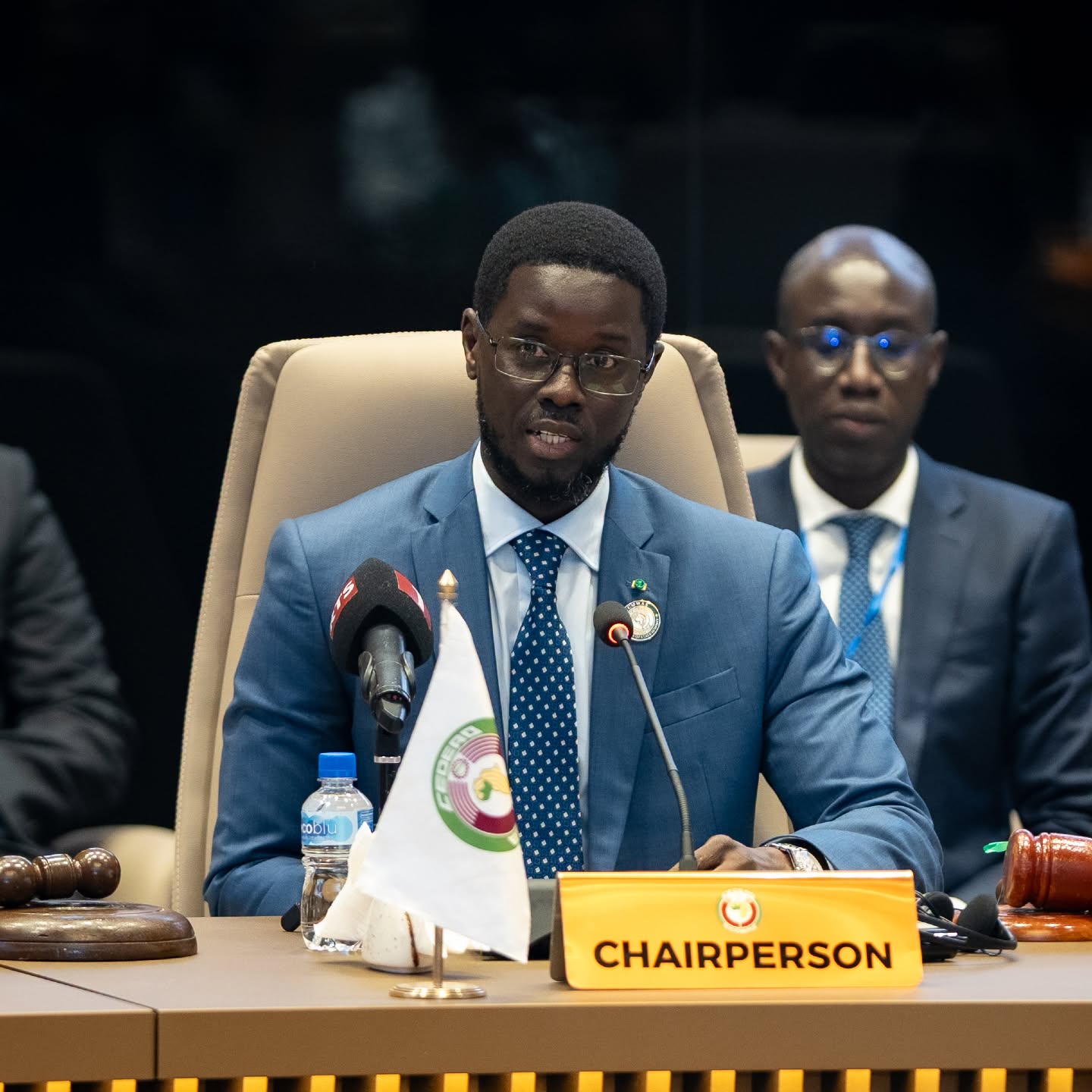 Le président sénégalais bassirou diomaye faye officialise son parti kiiraay