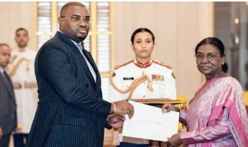 remise officielle des lettres de créance de l’ambassadeur gabonais en inde