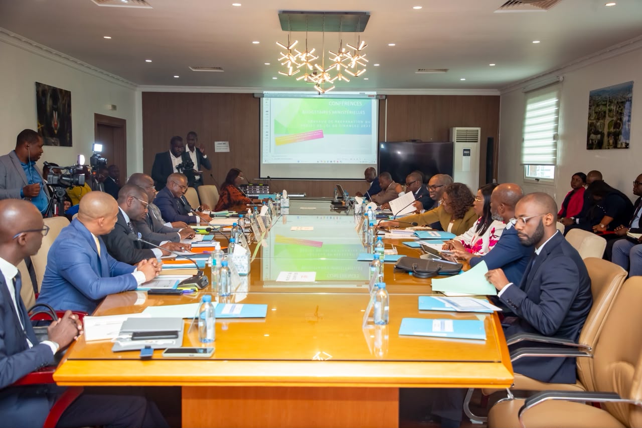 Conférences budgétaires à Libreville pour le Gabon