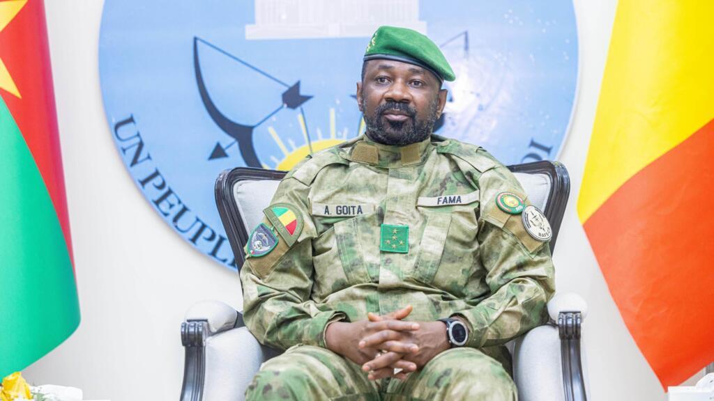 Le président de transition malien, le général Assimi Goïta, lors d'un sommet de l'Alliance des États du Sahel à Bamako en décembre 2025.
