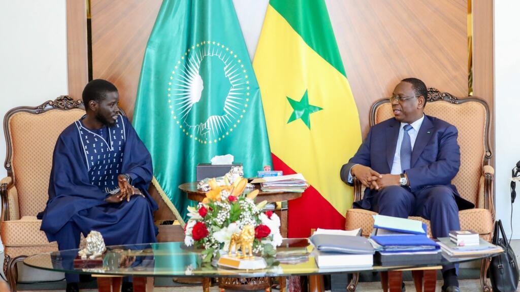 Rencontre entre les présidents Macky Sall et Bassirou Diomaye Faye au palais présidentiel de Dakar