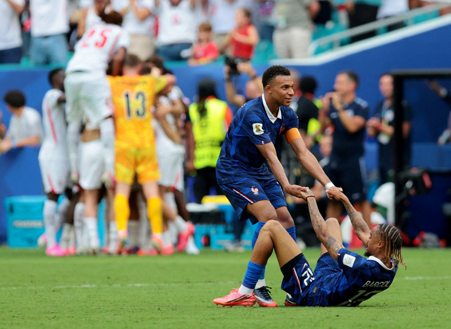 Les joueurs anglais célébrant leur podium