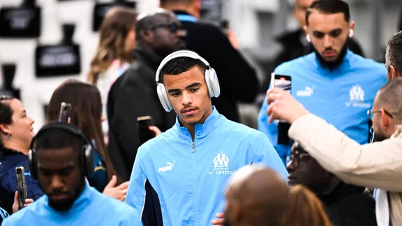 Mason Greenwood en train de dribbler sous les couleurs de l'OM