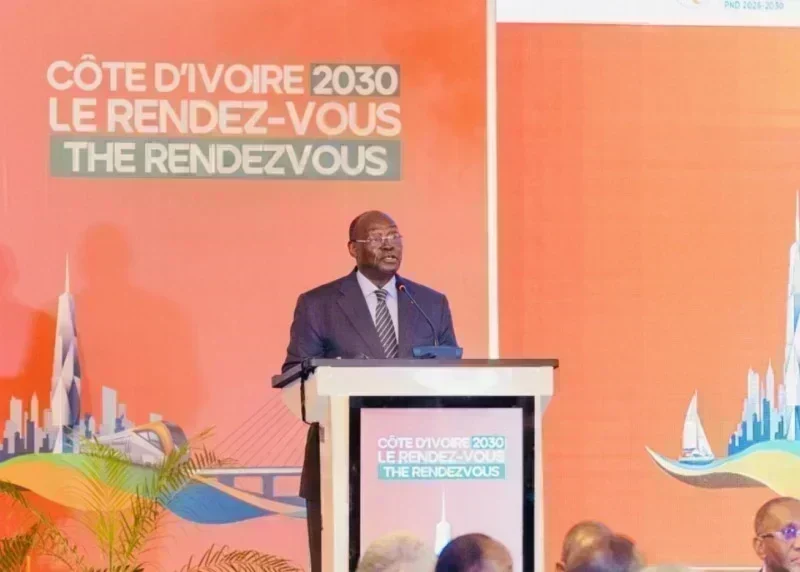 Vue aérienne des infrastructures en développement à Abidjan