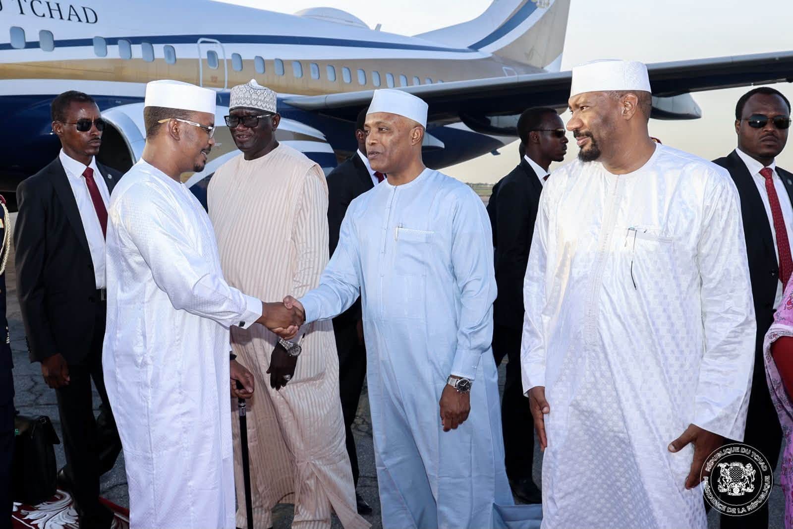 Photo d'accueil du président tchadien à son retour à N'Djamena