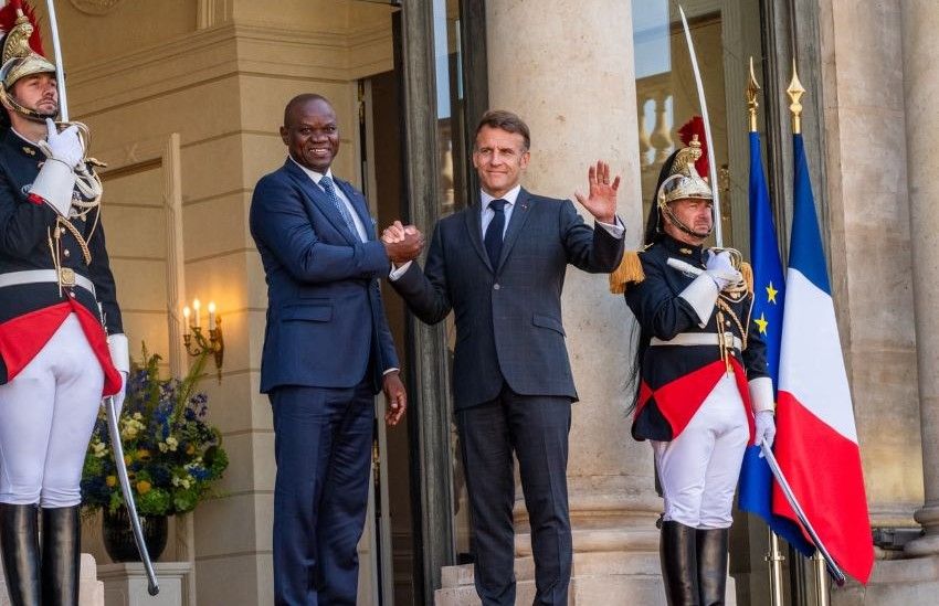Rencontre entre le président français et le président gabonais à l'Élysée