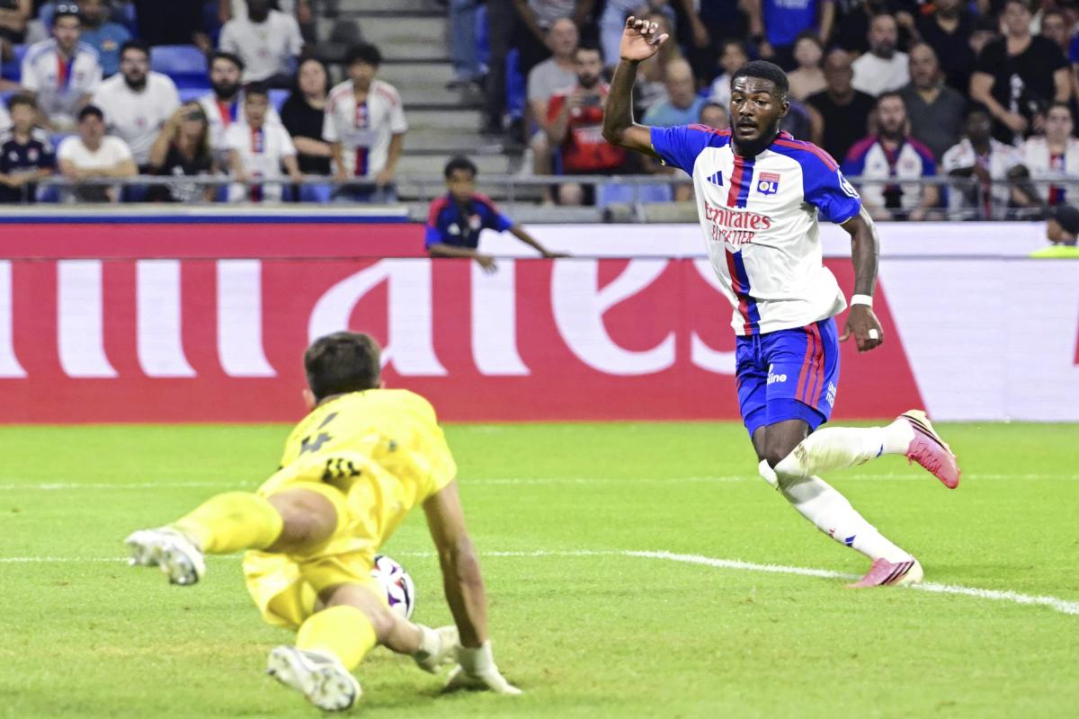 La résurrection d&rsquo;Ainsley Maitland-Niles : des sifflets au statut de buteur pour l&rsquo;OL en Ligue des champions