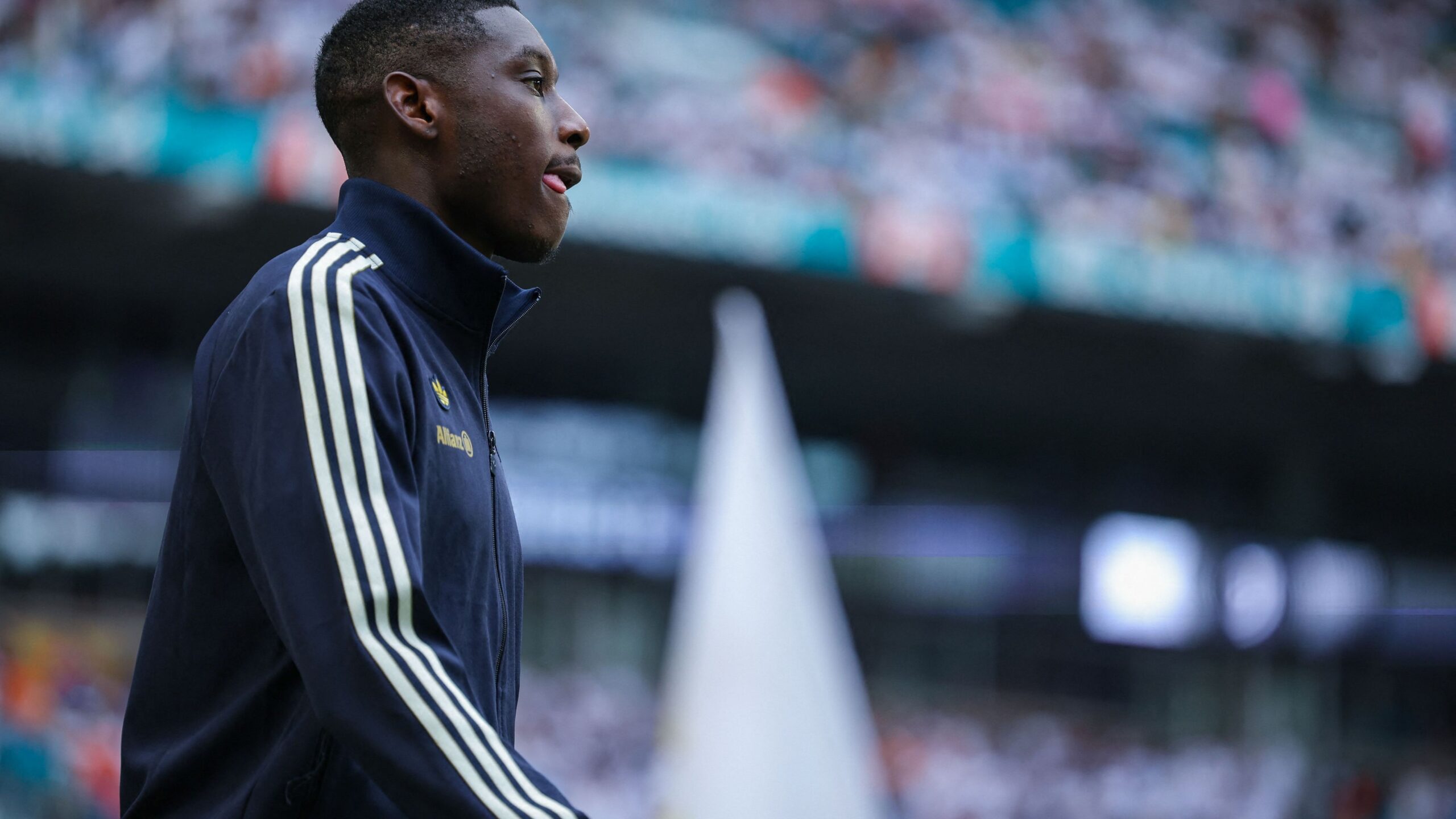 Randal Kolo Muani en route pour sa visite médicale à la Juventus