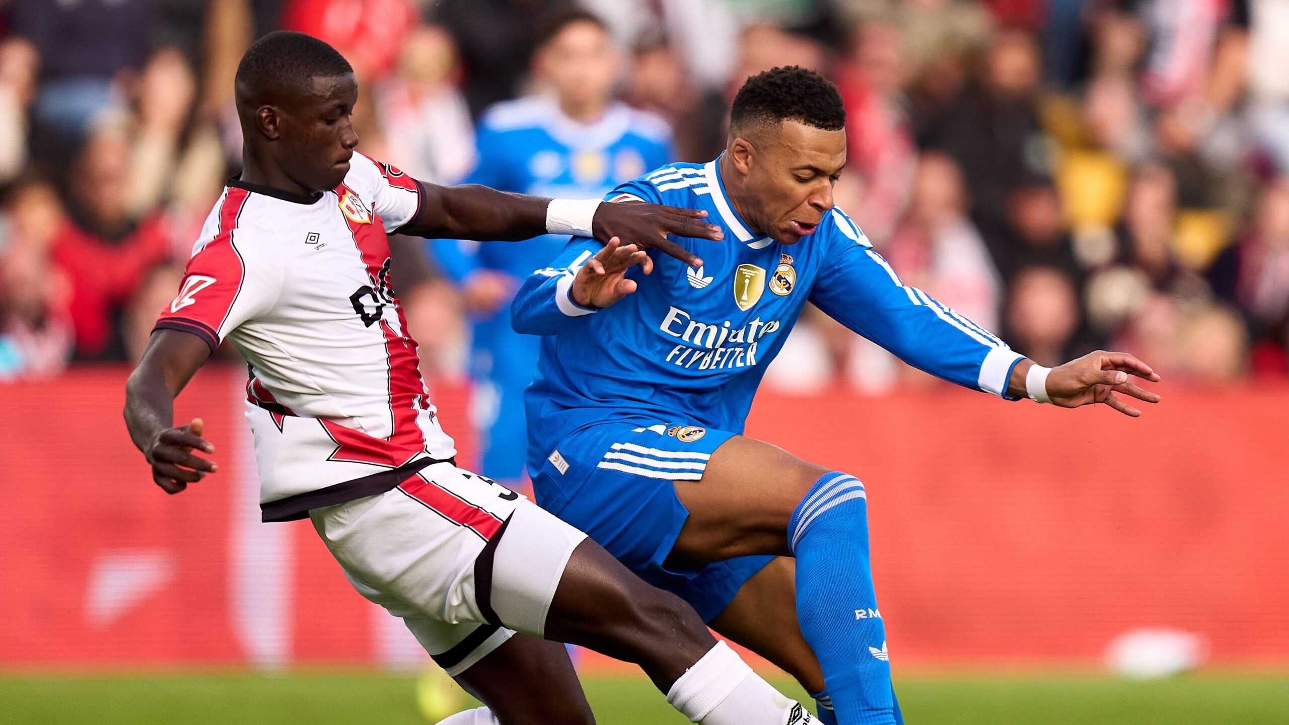 Hull city frappe fort avec un transfert record pour Nobel mendy