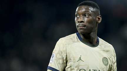 Randal Kolo Muani en action sous les couleurs du PSG lors d'un match de Ligue 1 contre le Stade Brestois en janvier 2024.