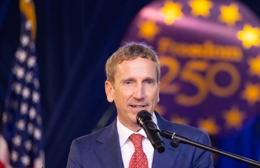 Portrait de Keith Heffern, candidat américain à l'ambassade au Gabon