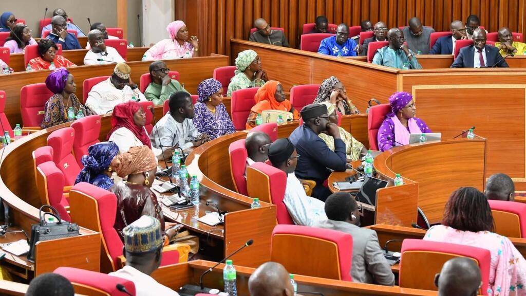 Les députés sénégalais lors de l'adoption de la loi sur la double déclaration de patrimoine