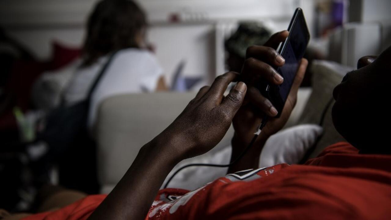 Impôt téléphones Cameroun : la réforme douanière qui change la donne pour les consommateurs