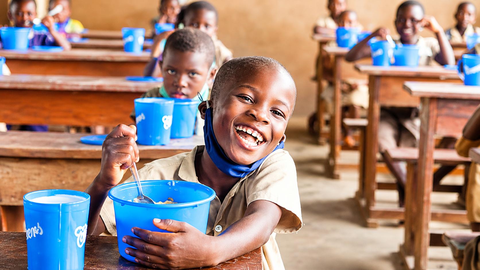 Au Bénin, 1,9 million d&rsquo;écoliers prennent désormais un repas chaud à la cantine