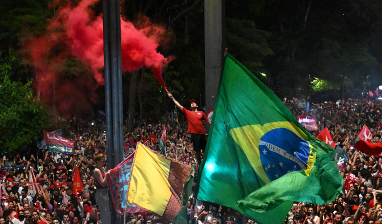 Brésil : lula l’emporte, mais la contre-attaque judiciaire de flávio bolsonaro fait basculer le scrutin