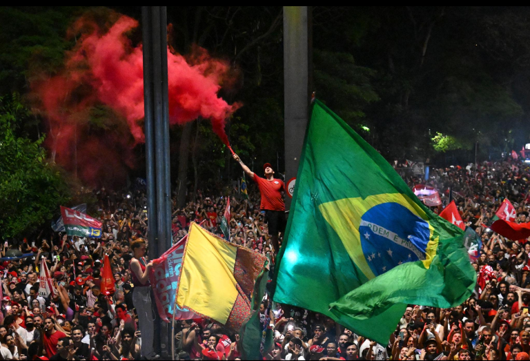 Brésil : lula l’emporte, mais la contre-attaque judiciaire de flávio bolsonaro fait basculer le scrutin
